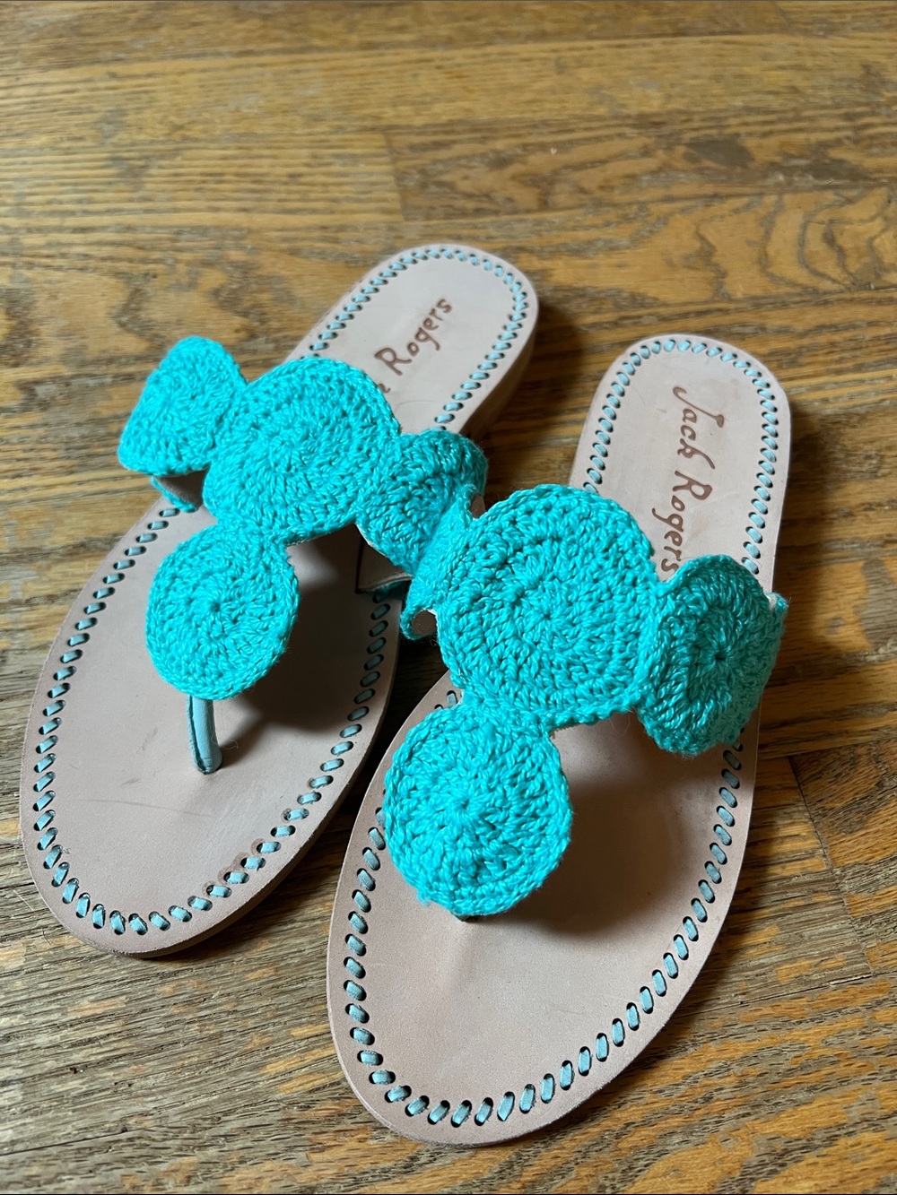 Jack Rogers teal/turquoise crochet circle thong sandals size 6 EUC
